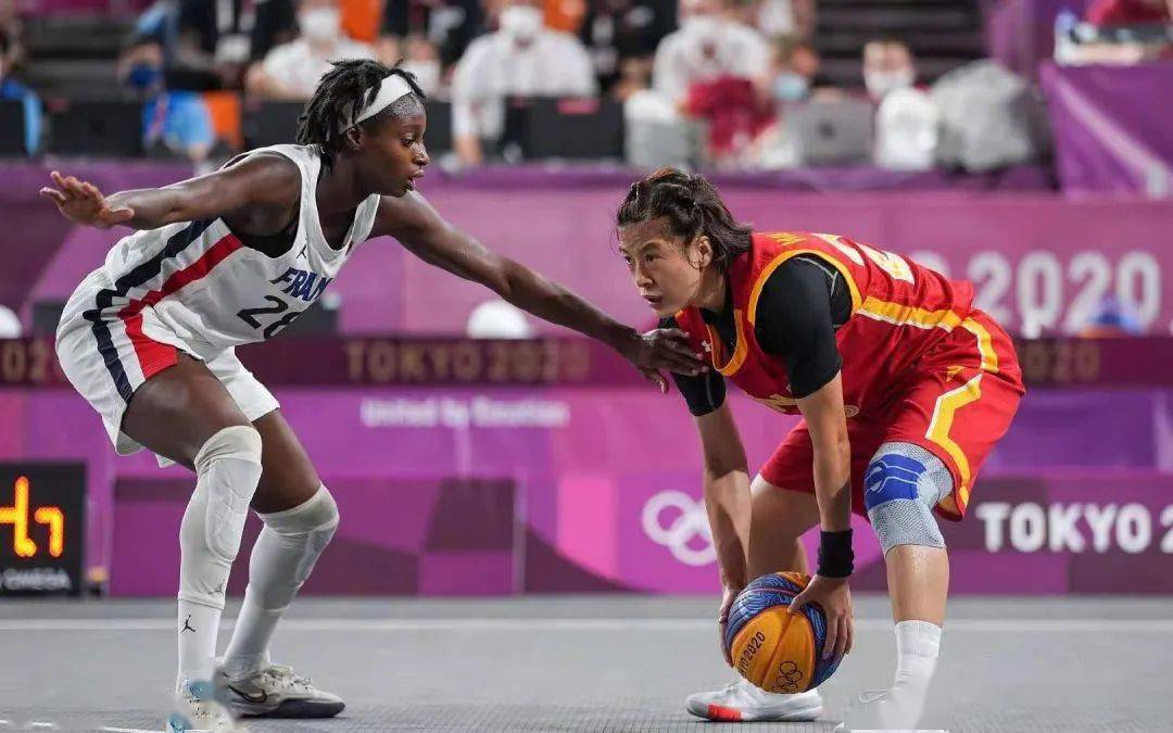 媒体人：邵佳一执教国足后，李昊成为接班颜骏凌的最热门人选（媒体人称：邵佳一挂帅国足后，李昊成接班颜骏凌的头号热门）