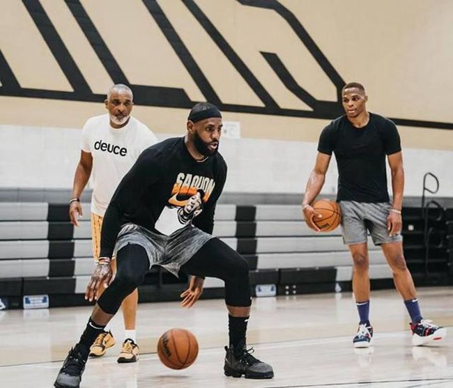 利兹联主帅：战胜蓝军让球队重获信心，利物浦能拿到欧冠席位（利兹联主帅：击败蓝军重振士气，利物浦有望锁定欧冠名额）