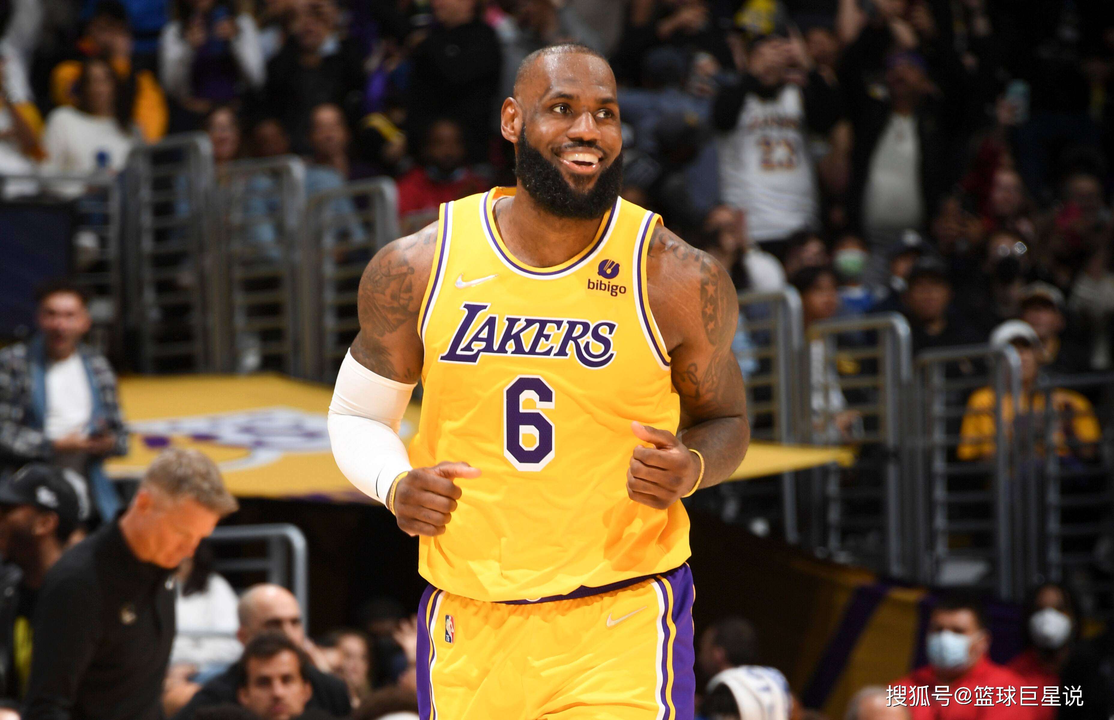 中超比赛精彩回放：上海海港绝杀山东,（中超焦点战回顾：上海海港补时绝杀山东队）