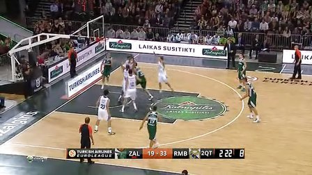 梅西印度行首站结束：凌晨抵达，下午场内亮相因骚乱提前结束（梅西印度行第一站落幕：凌晨入境，下午球场亮相因骚乱被提前叫停）