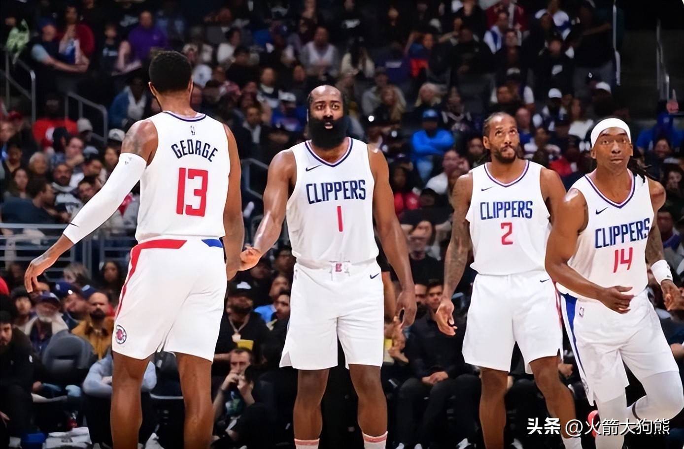 【头条】索菲·希纳斯赢得环球马术冠军赛布拉格季后赛1.50米级别比赛冠军（索菲·希纳斯问鼎环球马术冠军赛布拉格季后赛1.50米级别冠军）