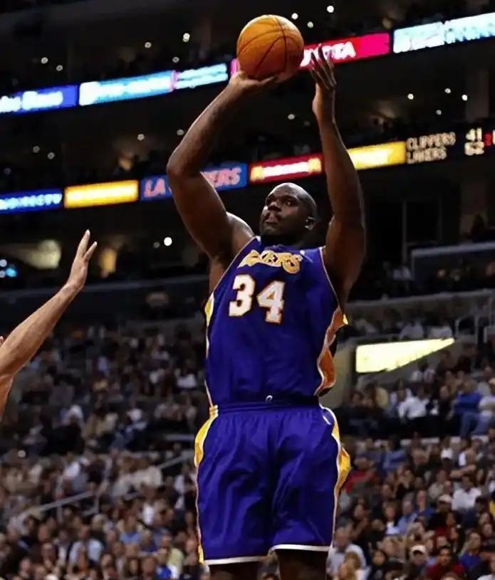 亚特兰大0-3萨索洛遭遇联赛7轮不胜，贝拉尔迪两射一传（萨索洛3-0完胜亚特兰大，后者联赛7轮不胜，贝拉尔迪两球一助）