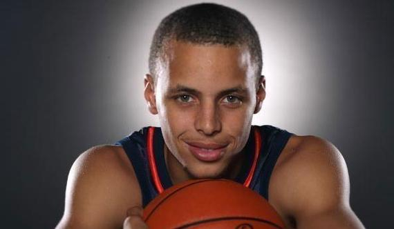 C罗：我和乔治娜计划世界杯后再举行婚礼，带着奖杯去庆祝（C罗称与乔治娜计划把婚礼安排在世界杯之后，盼捧杯同庆）