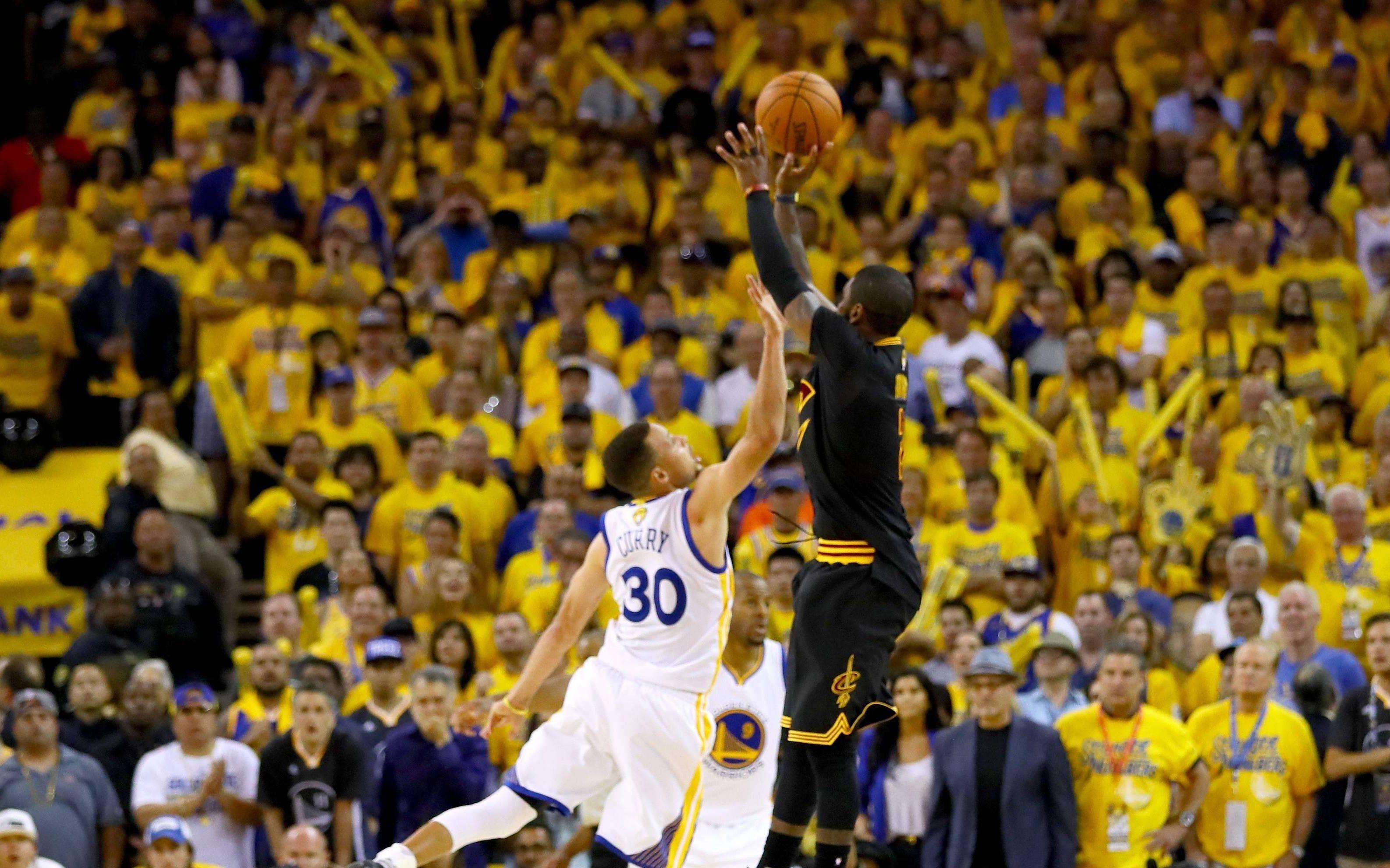 曼联希望对竞争对手进行双重打击阿莫林对红魔球星兴趣却无能为力（曼联谋双重打击竞争对手，阿莫林心仪红魔球星却无可奈何）